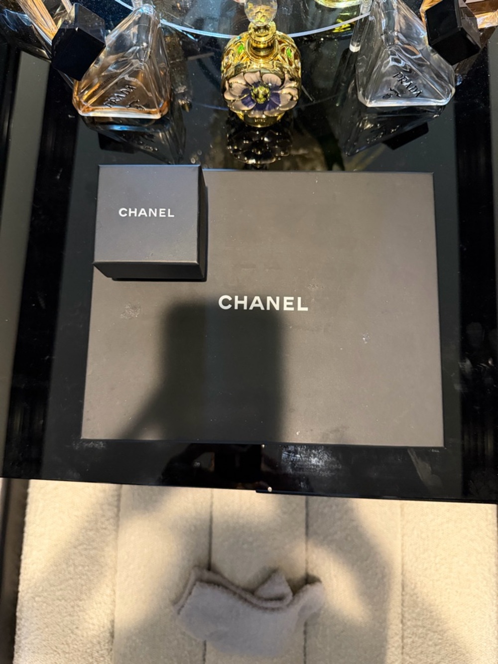 Rare Find: Chanel Pearl CC Necklace only - Picture 3 of 4